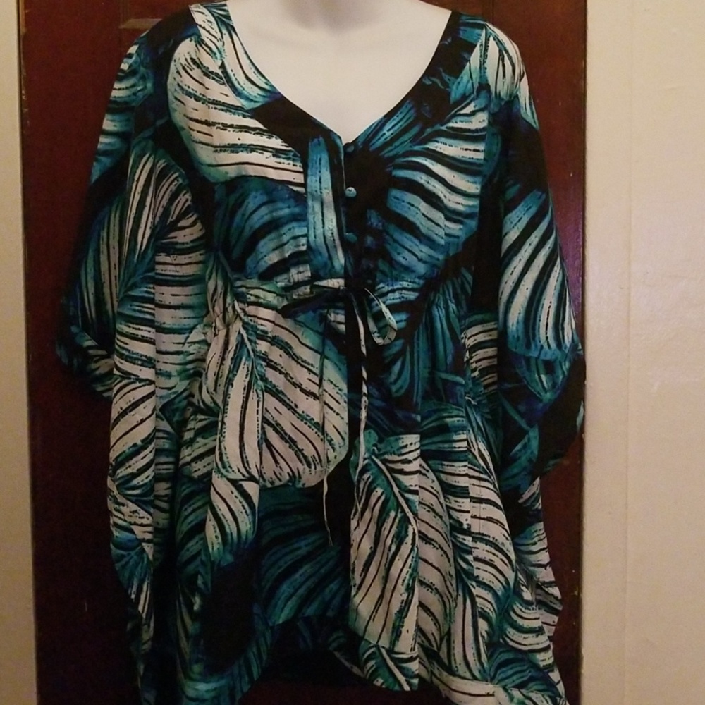Beautiful Leaf Pattern Batwing Sleeve Blouse - image 1